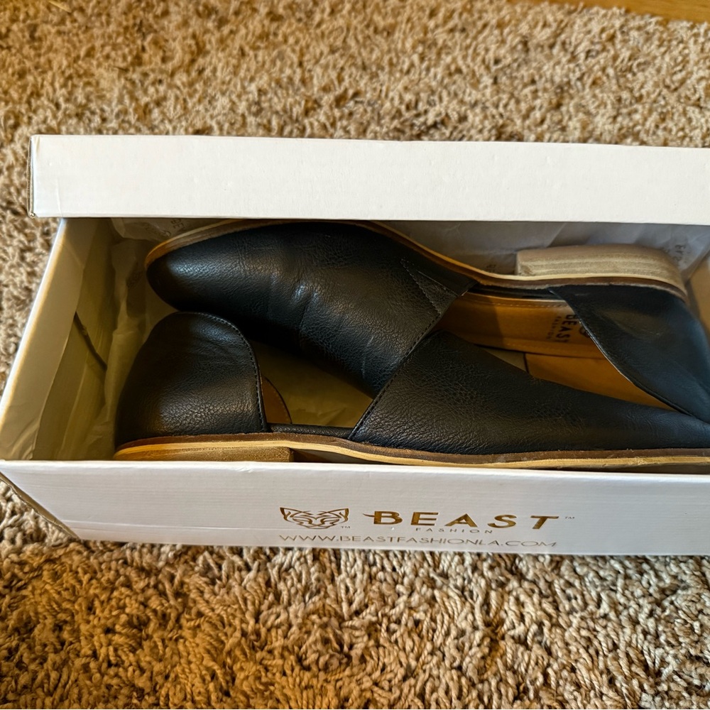 Beast Fashion Flats